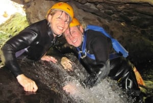 Auckland Canyoning äventyr i regnskogen