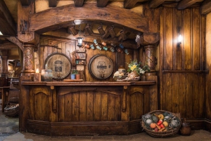 Auckland: Hobbiton Movie Set Tour & Buffet Lunch Combo