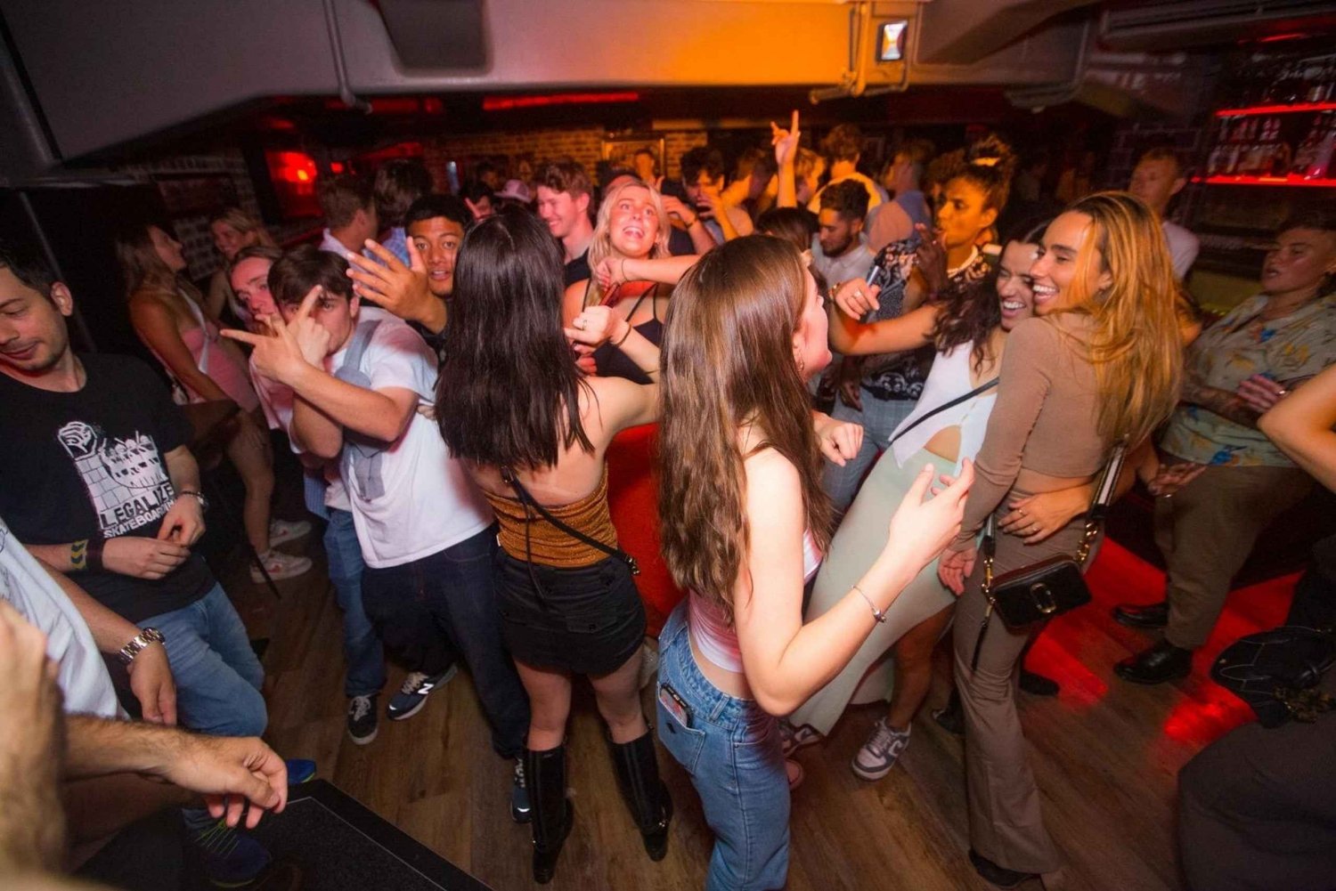 Auckland: Ultimate Late Night Bar Crawl