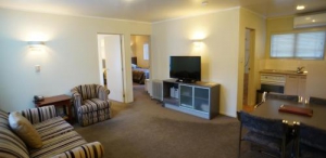 Cornwall Park Motor Inn