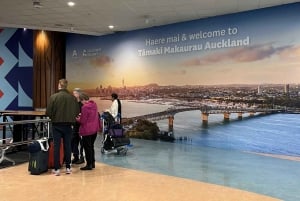 Traslado en furgoneta Premium del aeropuerto de Auckland a la ciudad de Auckland