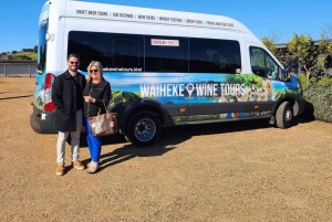 Waiheke Island: Scenic Wine Tour with Lunch