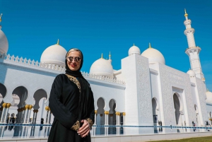 Abu Dhabi: tour della città di 2 giorni e corsa sulle dune del deserto in 4x4