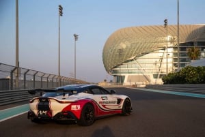 Abu Dhabi: Experiencia de conducción del Aston Martin GT4