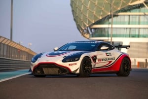 Abu Zabi: przejażdżka samochodem Aston Martin GT4 jako kierowca lub pasażer