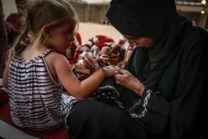 Abu Dhabi : Safari dans le désert avec barbecue, balade à dos de chameau et surf des sables