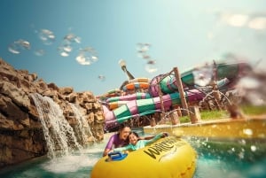 Абу-Даби: билет на 1 день в 2 парка Ferrari World + комплексное питание