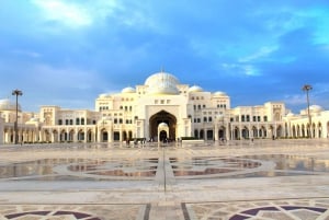 Abu Dhabi: Full Day Live Guide Discovery Tour