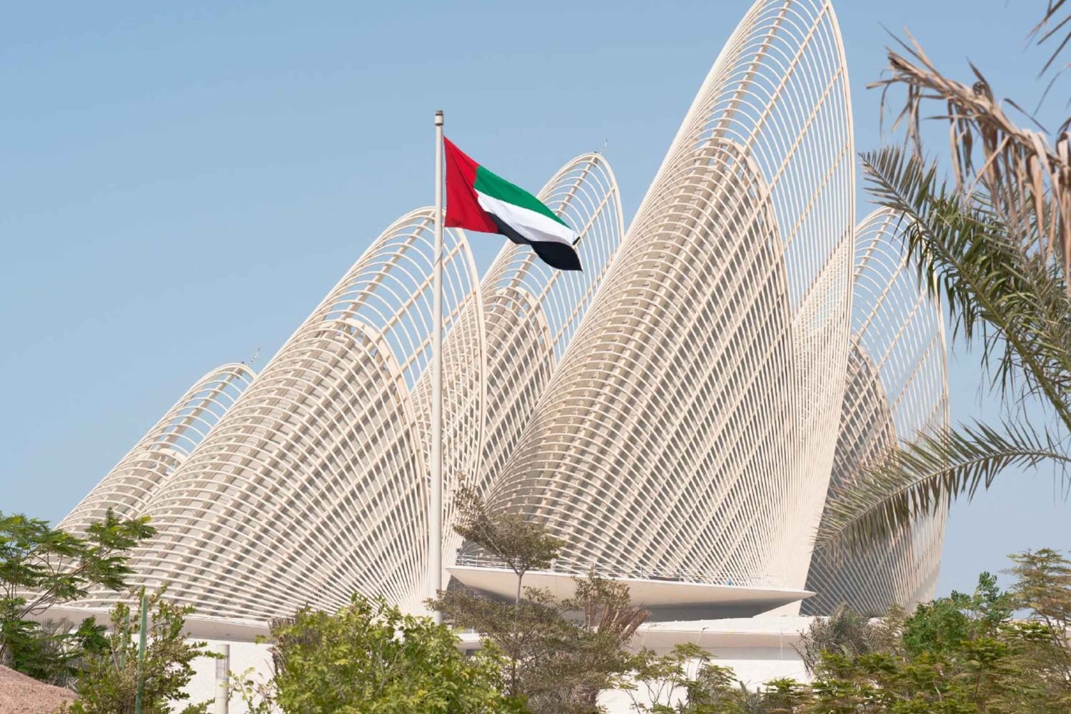 Экскурсия по Великой мечети Абу-Даби и Национальному музею шейха Зайда