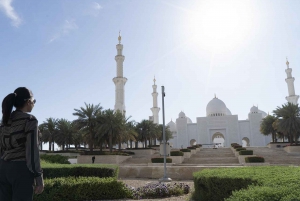 Abu Dhabi: Private Tour with Grand Mosque and Qasr Al Watan