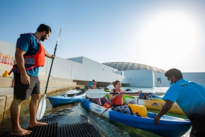 Abu Dhabi: passeio guiado de caiaque pelo Louvre