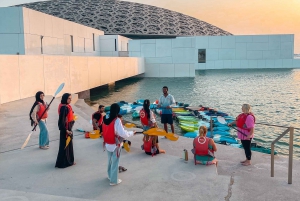 Abu Dhabi: tour guidato in kayak intorno al Louvre