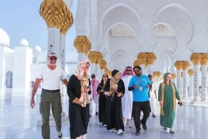 Abu Dhabi: Guided Walking Tour at Sheikh Zayed Grand Mosque