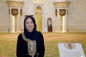 Abu Dhabi: Guided Walking Tour at Sheikh Zayed Grand Mosque