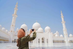 Abu Dhabi: Guided Walking Tour at Sheikh Zayed Grand Mosque