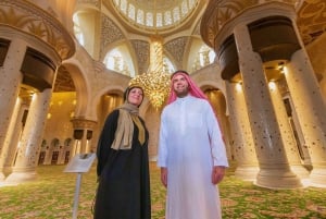 Abu Dhabi: Guided Walking Tour at Sheikh Zayed Grand Mosque