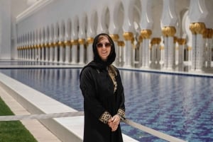 Abu Dhabi: Guided Walking Tour at Sheikh Zayed Grand Mosque