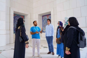 Abu Dhabi: tour a piedi guidato con Gran Moschea, palazzo e souk