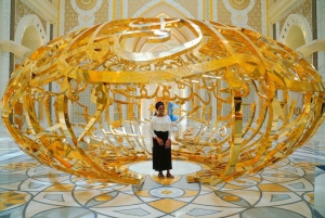 Abu Dhabi: tour a piedi guidato con Gran Moschea, palazzo e souk