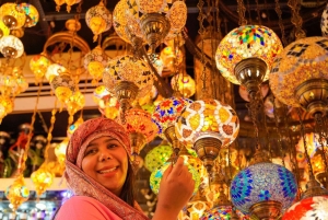 Abu Dhabi: tour a piedi guidato con Gran Moschea, palazzo e souk