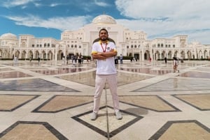 Abu Dhabi: Inside Qasr Al Watan Walking Tour