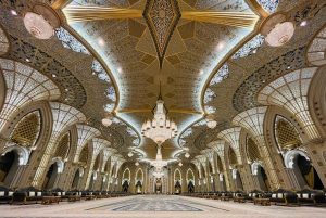 Abu Dhabi: Inside Qasr Al Watan Walking Tour