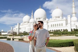 Tour por Abu Dabi: Mezquita Sheikh Zayed y Wahat Al Karama