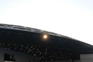 Abu Dhabi: luxe elektrische catamaranrit bij het Louvre