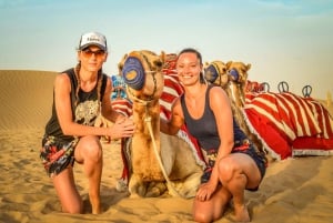 Abu Dhabi: Morning Desert Tour, Camel Ride ja Sandboarding