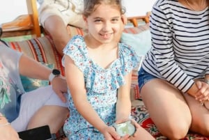 Abu Dhabi: Pearl Heritage Tour w/Oyster Opening Experience