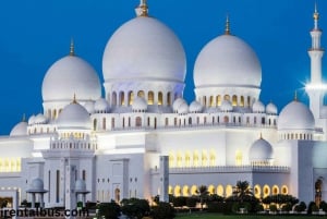 Abu Dhabi: Yksityisauto ja kuljettaja 8 tunnin kaupunkikierrokselle.