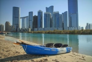 Abu Dhabi: Reem Central Park 2-hour Guided Kayak Tour