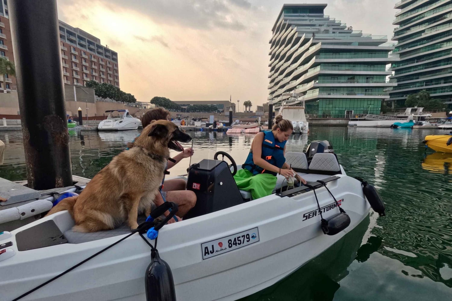 Abu Dhabi: Yas Islandin äänikierros itseohjattavalla veneellä