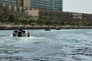Abu Dhabi: Yas Islandin äänikierros itseohjattavalla veneellä
