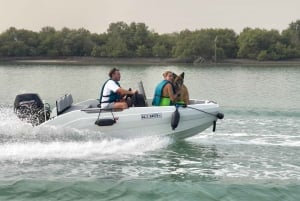 Abu Dhabi: Yas Islandin äänikierros itseohjattavalla veneellä