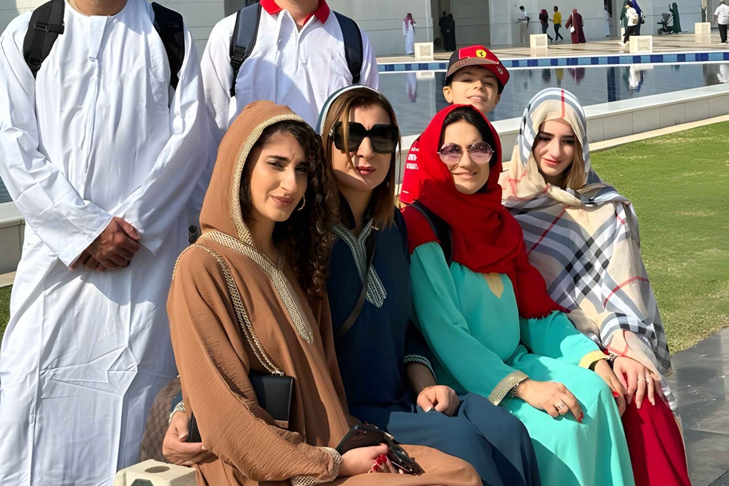 Abu Dhabi-tur hele dagen – Grand Mosuqe, Louvre-museet og mer