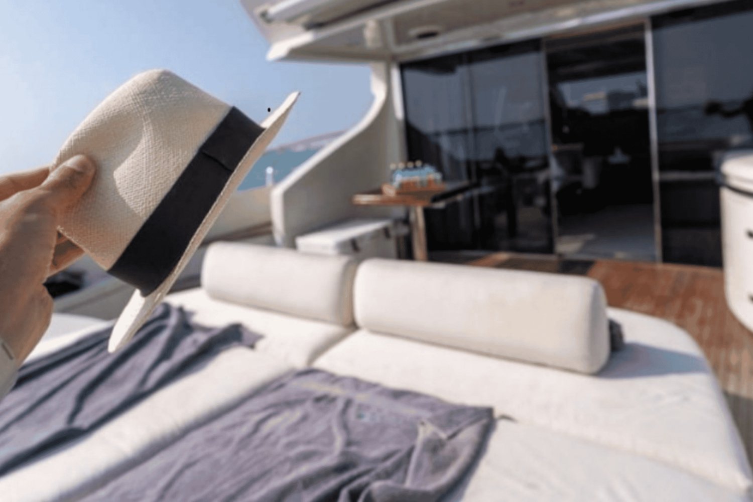 Abu Dhabi Yacht Charter: 6-hour trip from 2:00PM to 8:00PM