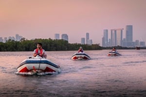 Abu Dhabi: Yas Island Self-Driving Speedboat Tour met gids