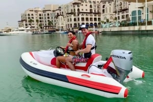 Abu Dhabi: Yas Island Self-Driving Speedboat Tour met gids