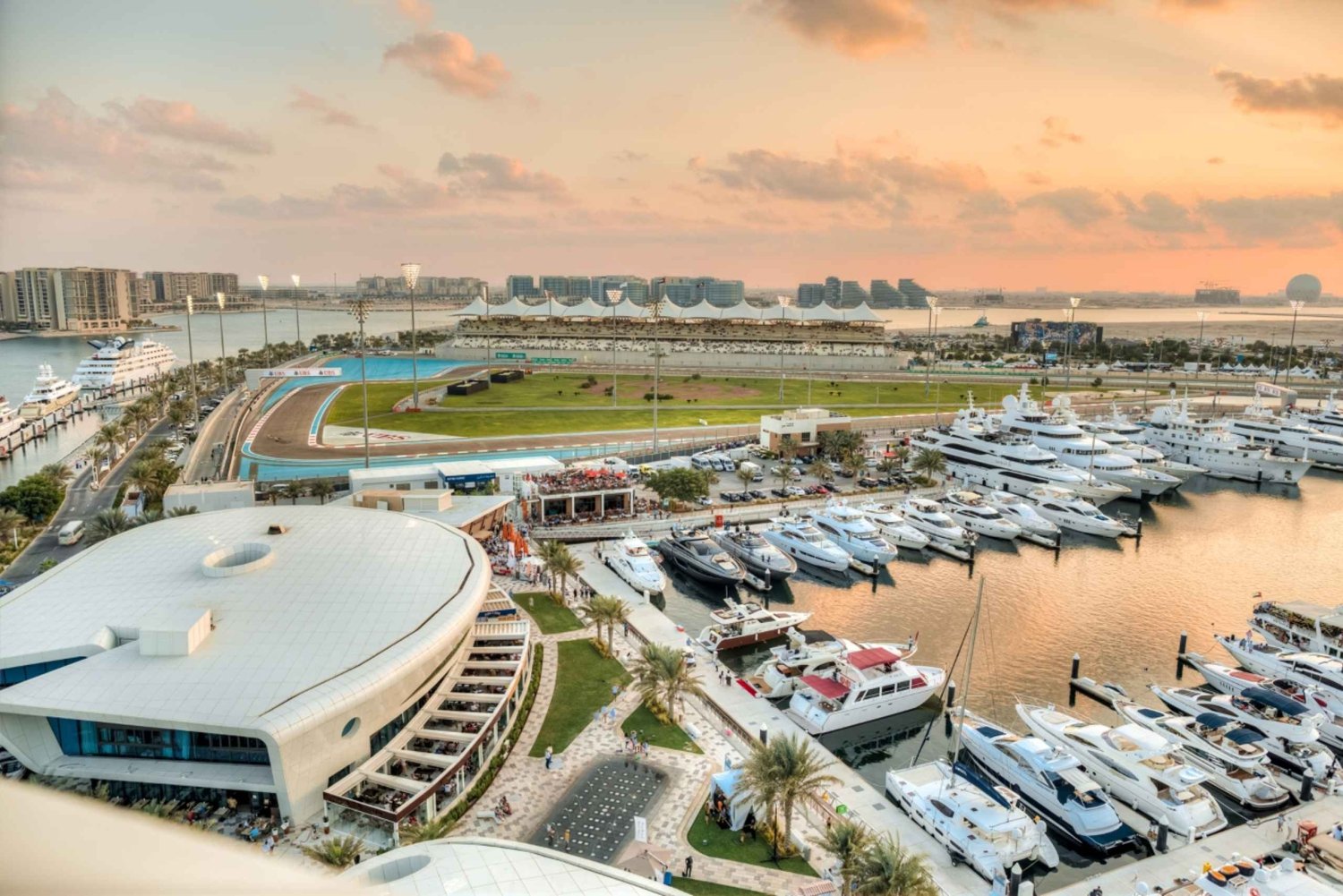 Abu Dhabi: Yas Island Multi-Park Entry Tickets