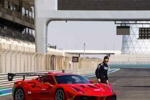 Abu Zabi: Yas Marina Circuit Ferrari 488 Challenge