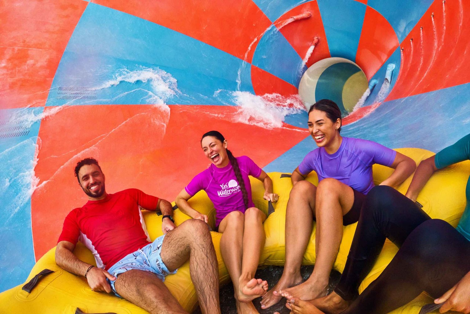 Abu Dhabi: Entrébillet til Yas Waterworld med gratis transport