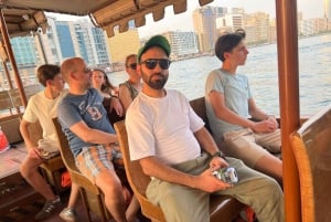 Dubai/Abu Dhabi: Private Transfer Service with tour guide