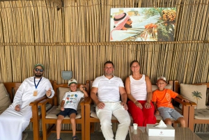 Dubai/Abu Dhabi: Private Transfer Service with tour guide