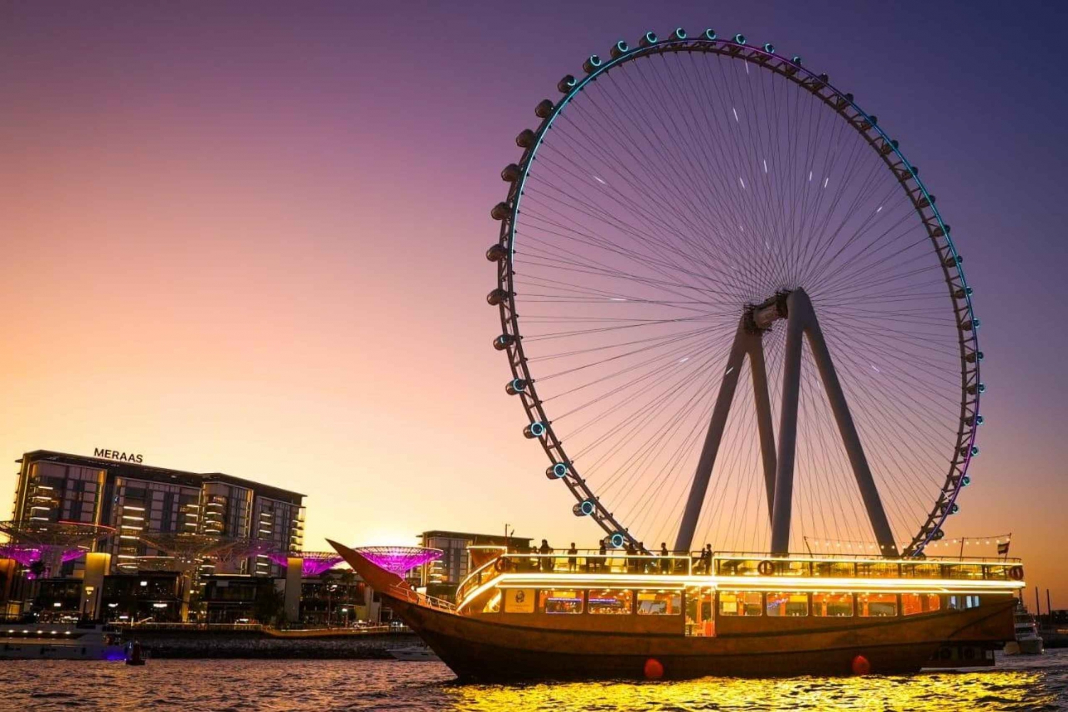 Dubai: Marina: Paras perinteinen dhow-risteilyn buffet-illallinen venesatamassa