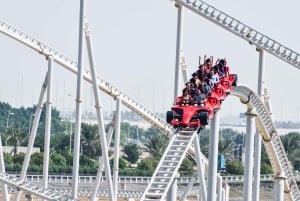 Dubai: Ferrari World Abu Dhabi med entrébillet og transport