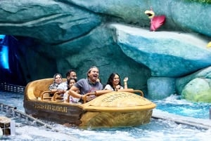 Dubai: Ferrari World Abu Dhabi med entrébillet og transport