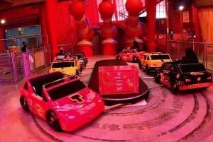 Dubai: Ferrari World Abu Dhabi med entrébillet og transport