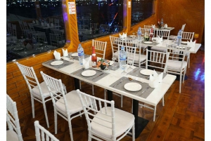 Dubai: Marina Buffet Dinner Cruise met live entertainment