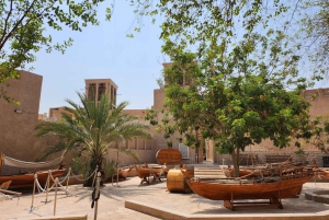 Dubai: rondleiding door de oude binnenstad met musea, soeks en boottocht